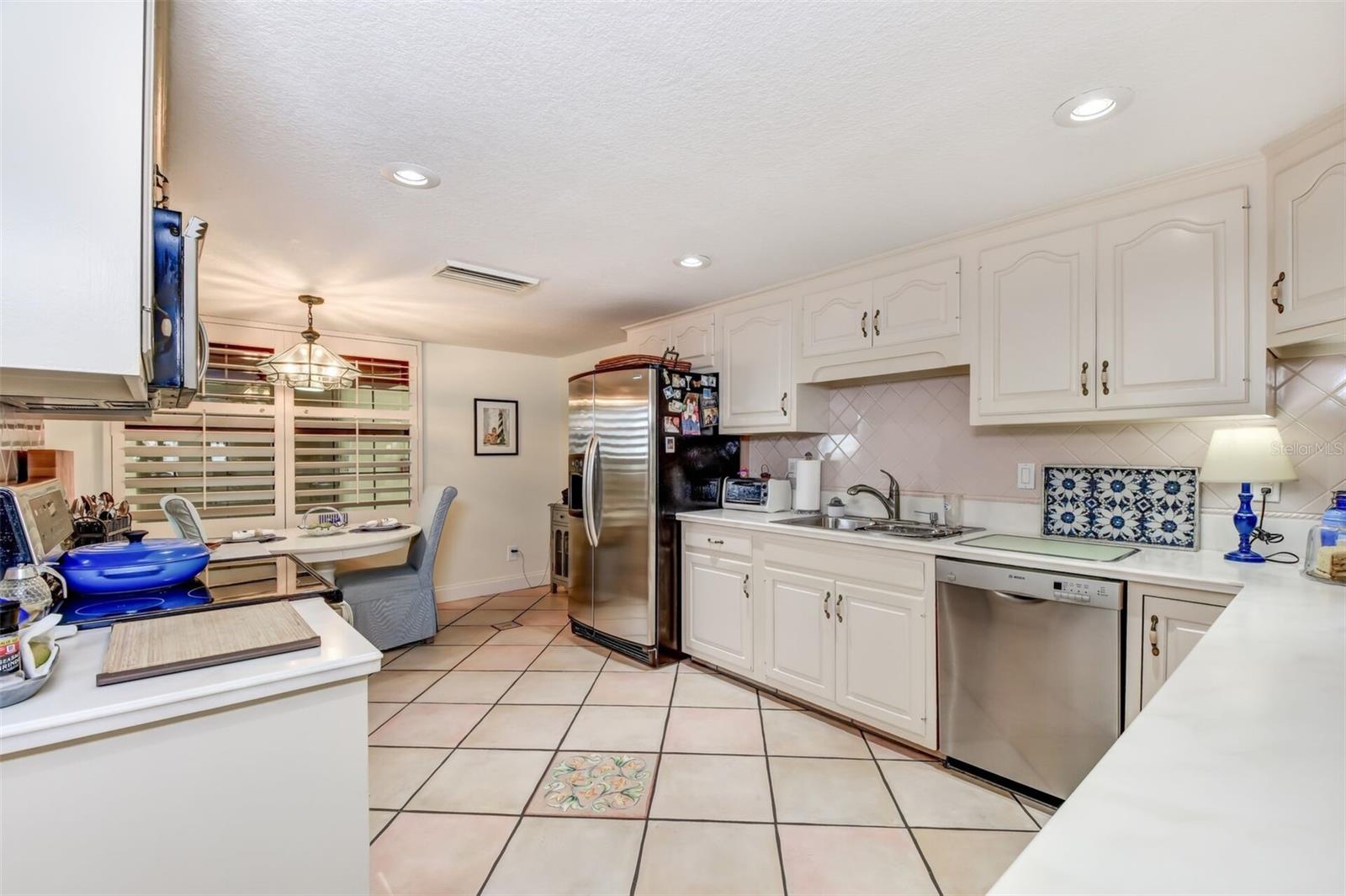 MARINA POINT PH 01 CONDO - Residential