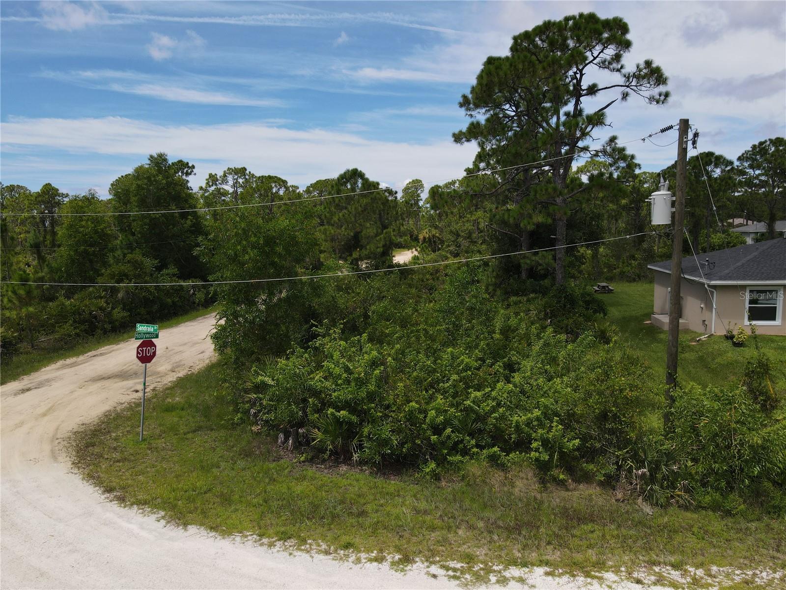 CORNER LOT!!! Great opportunity to secure your own piece of Tropical Gulf Acres! This desirable lot offers both privacy and convenience, tucked in a growing community with easy access to I-75, shopping, dining, and schools. With development on the rise, now is the ideal time to invest in this sought-after area. Don’t wait—schedule a visit today and see the potential for yourself!