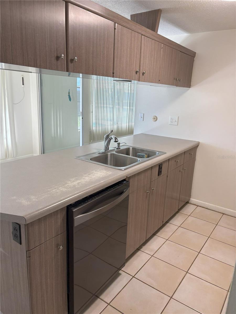 BAY VIEW MANOR - Residential