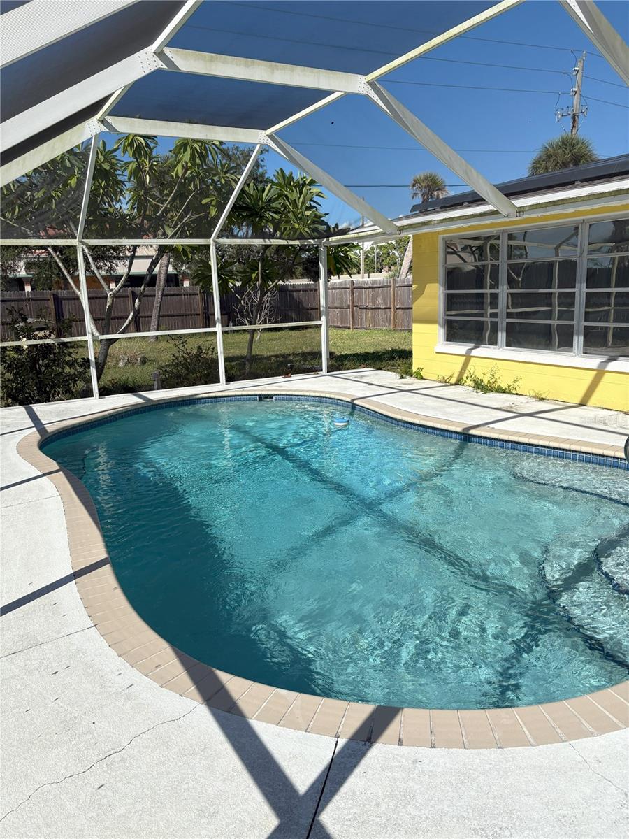 BAY VIEW MANOR - Residential