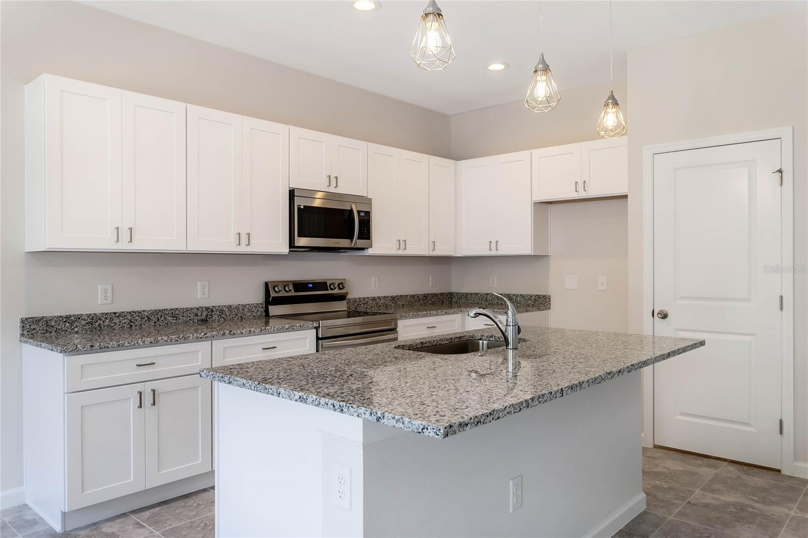 3772 WATERCLIFF CIRCLE