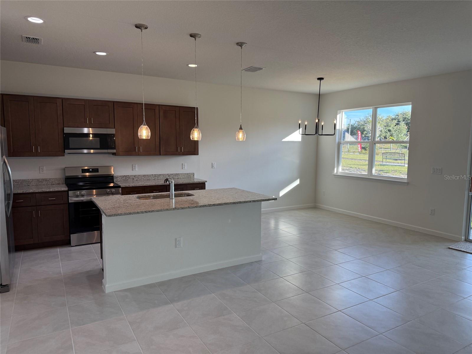 3772 WATERCLIFF CIRCLE