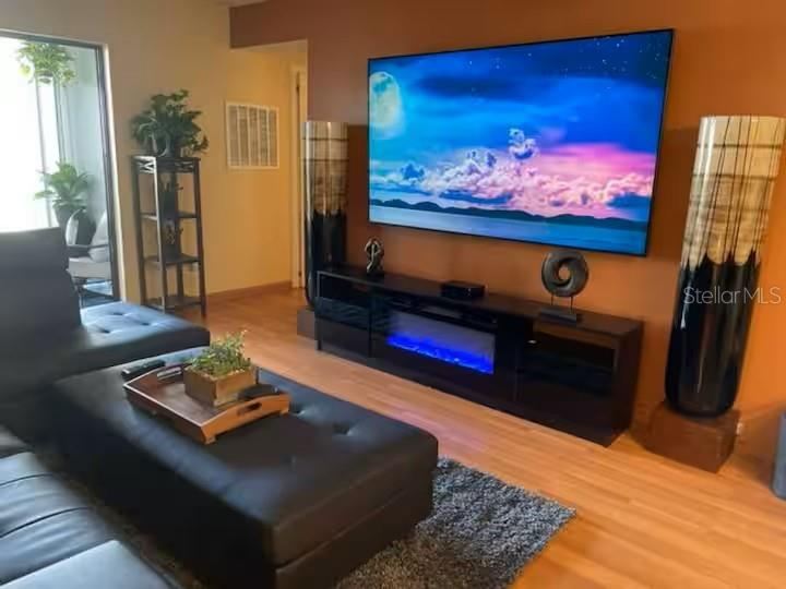 SOUTHPOINTE CONDO - Residential