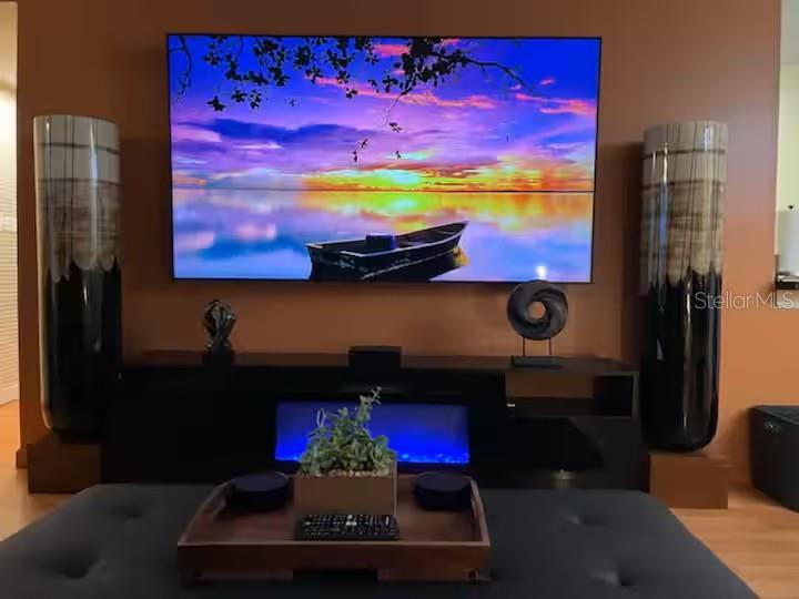 SOUTHPOINTE CONDO - Residential