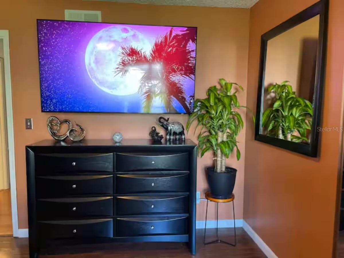 SOUTHPOINTE CONDO - Residential