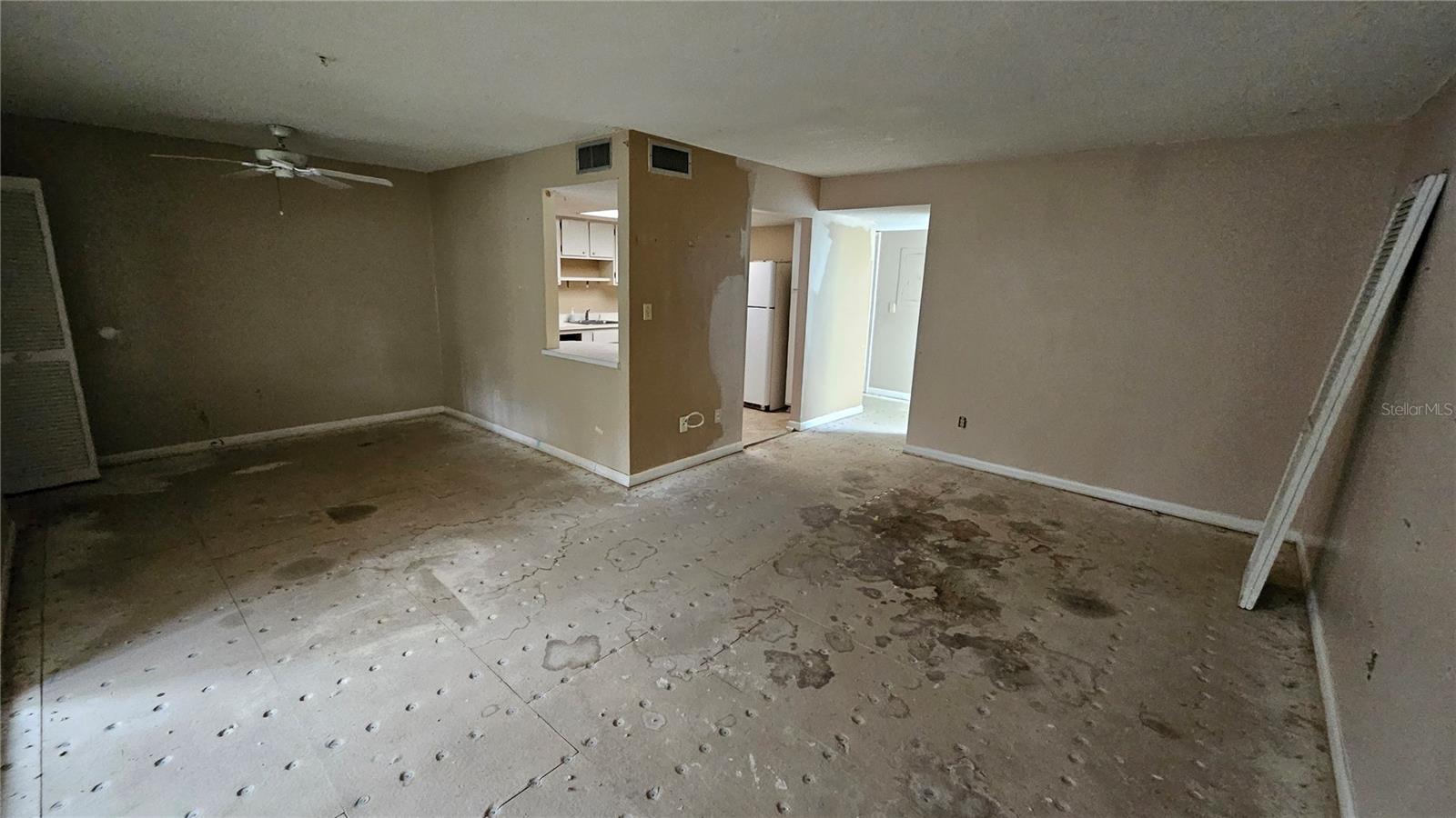 FAIRWAYS/SILVER SPGS SHRS CONDO - Residential