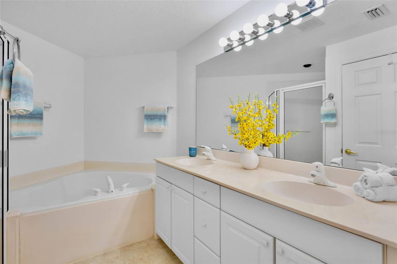 ARIELLE ON PALMER RANCH - Residential