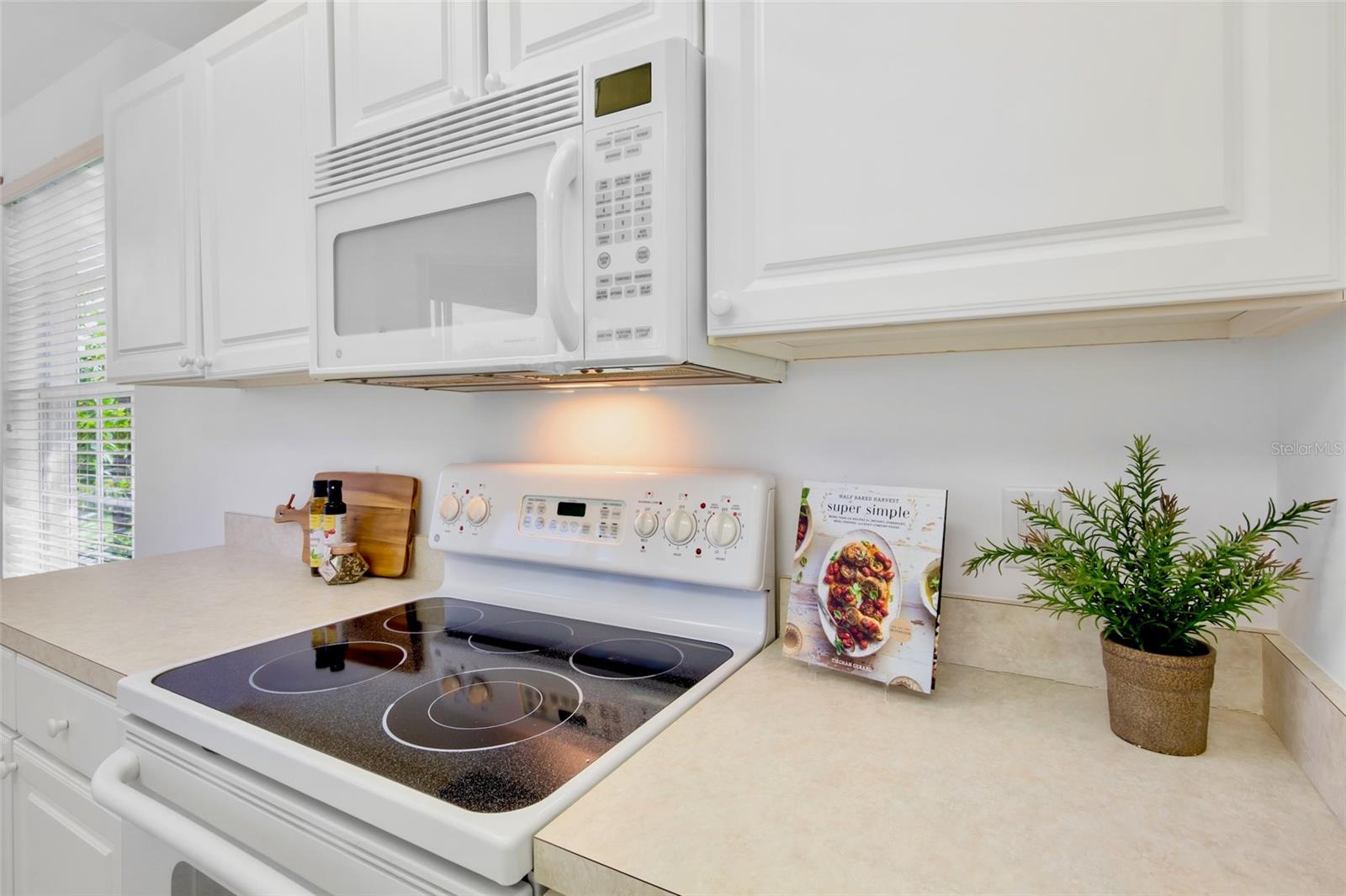 ARIELLE ON PALMER RANCH - Residential