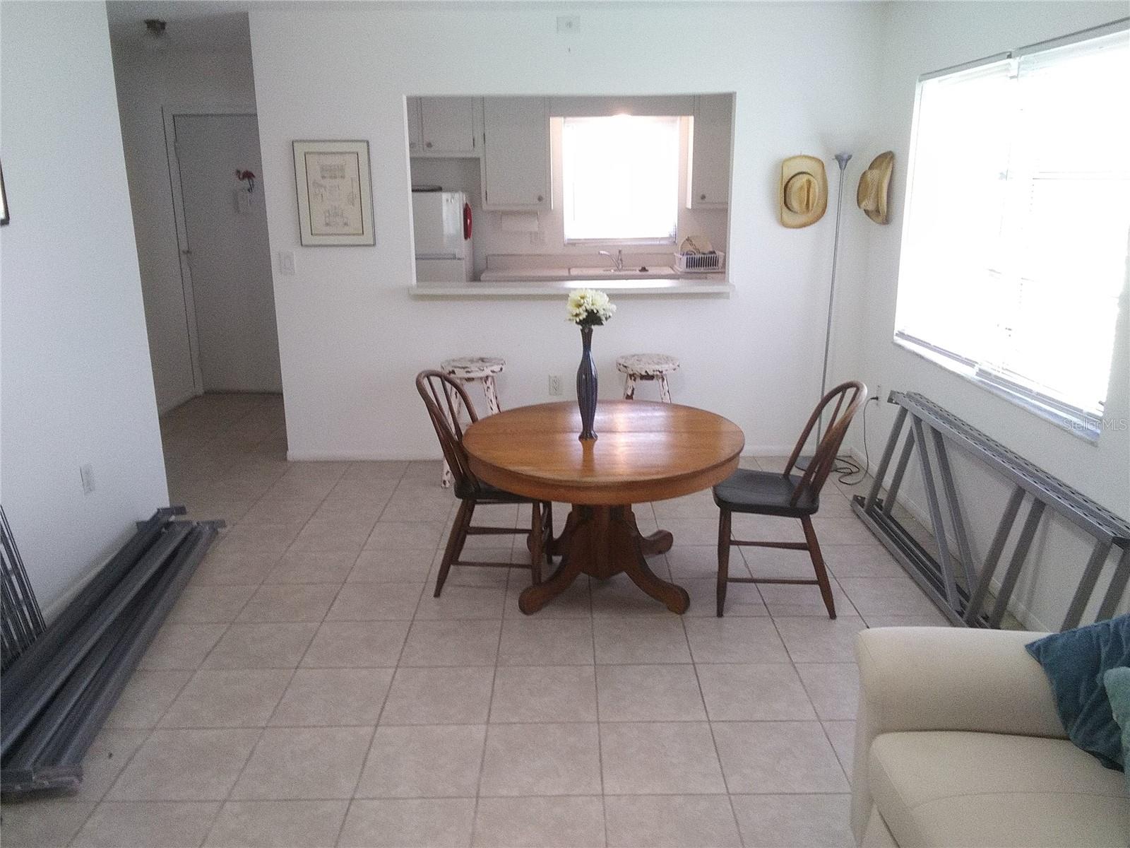 390 301 BOULEVARD W 8D
