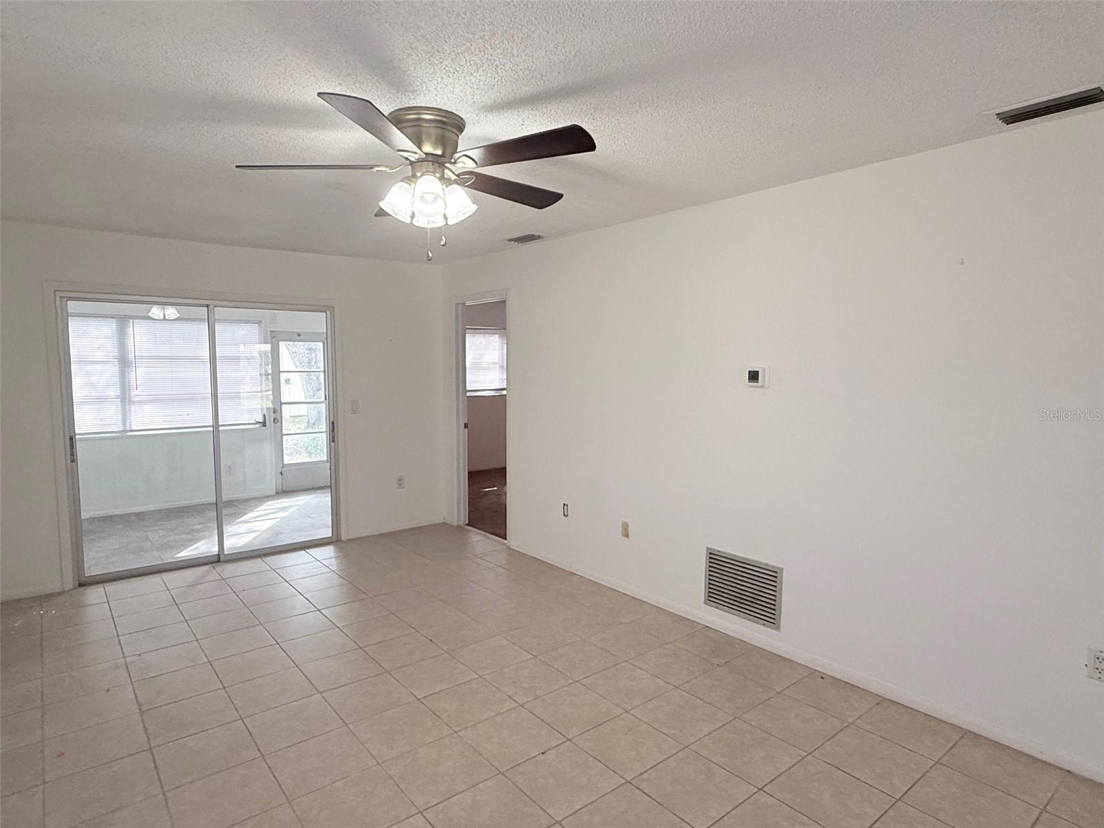 390 301 BOULEVARD W 8D