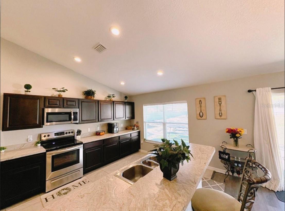 ROYAL HIGHLANDS - Residential