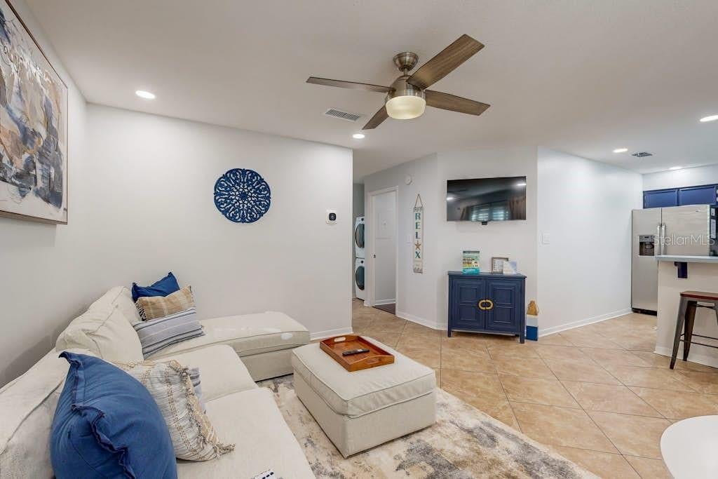 111 GULF WINDS COURT 111
