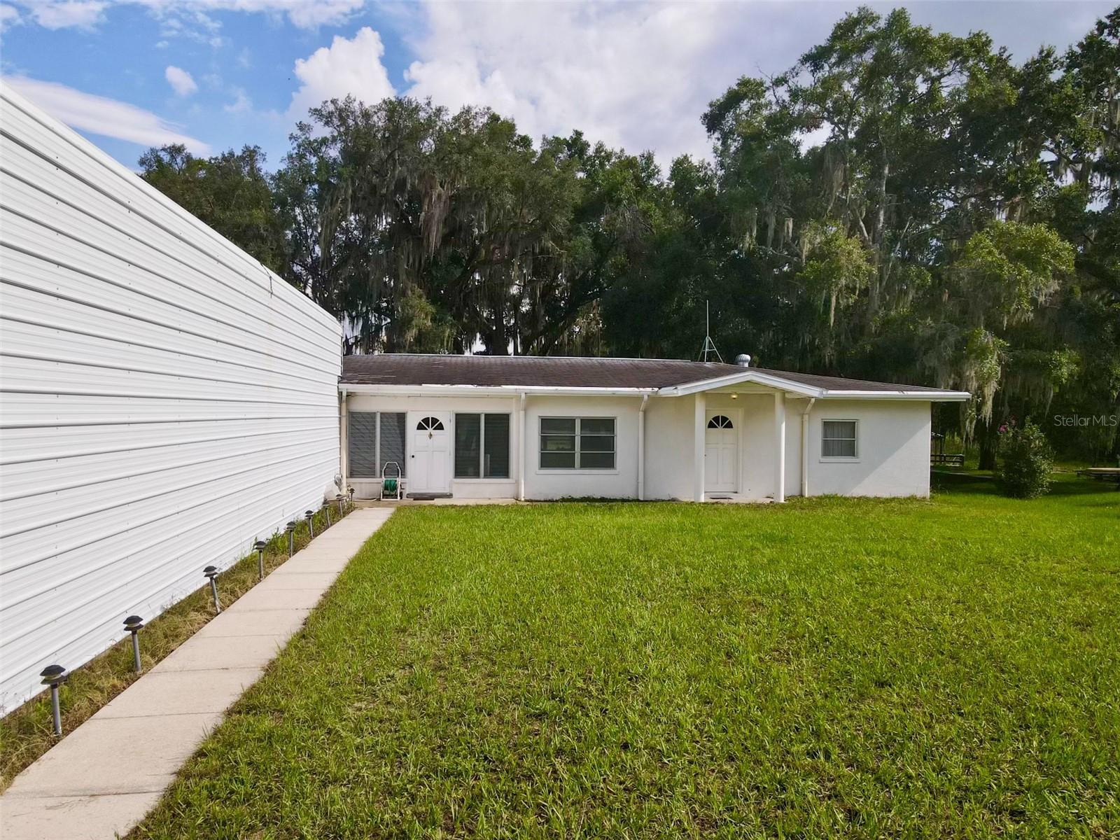 407 HUNTING LODGE DRIVE