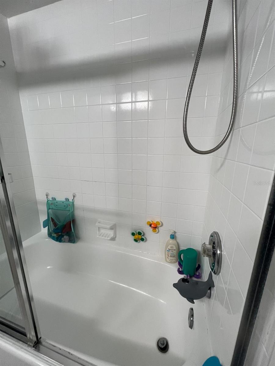 EAST LAKE WOODLANDS CYPRESS ESTATES - Residential Lease