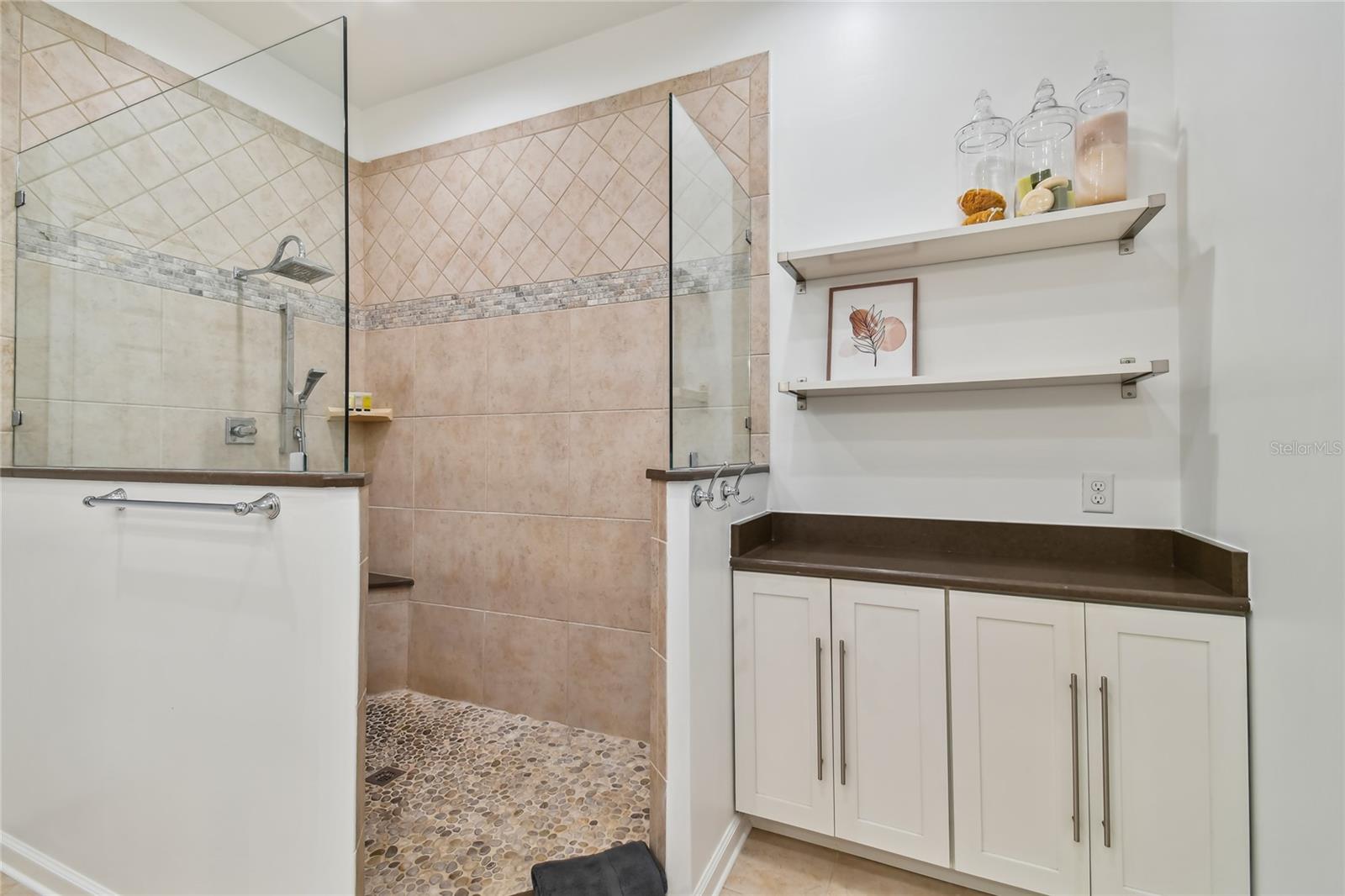 LINGERLONG - Residential