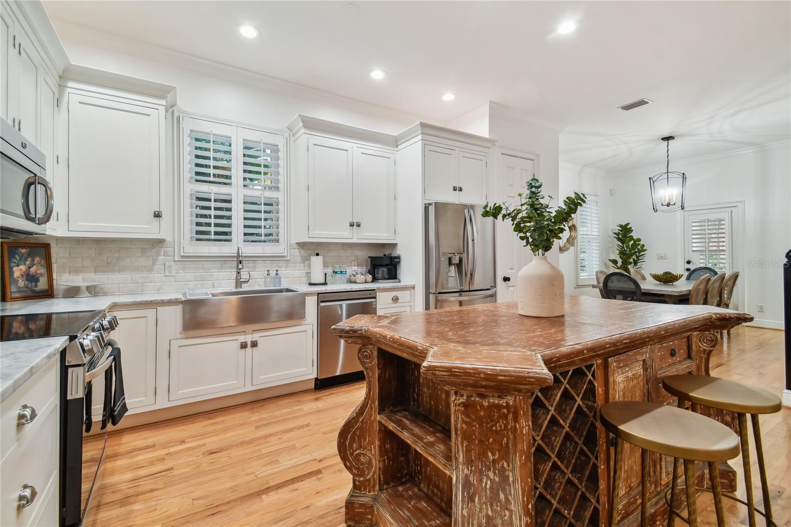 LINGERLONG - Residential