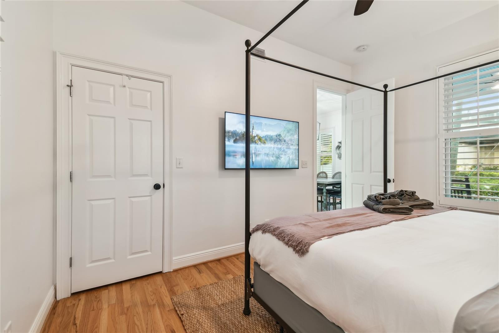 LINGERLONG - Residential