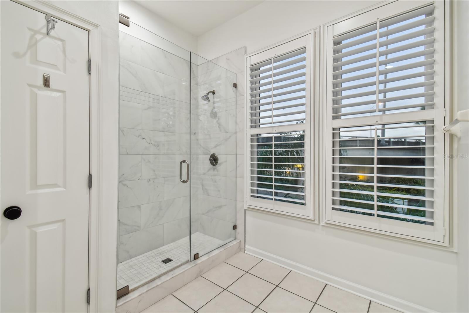 LINGERLONG - Residential