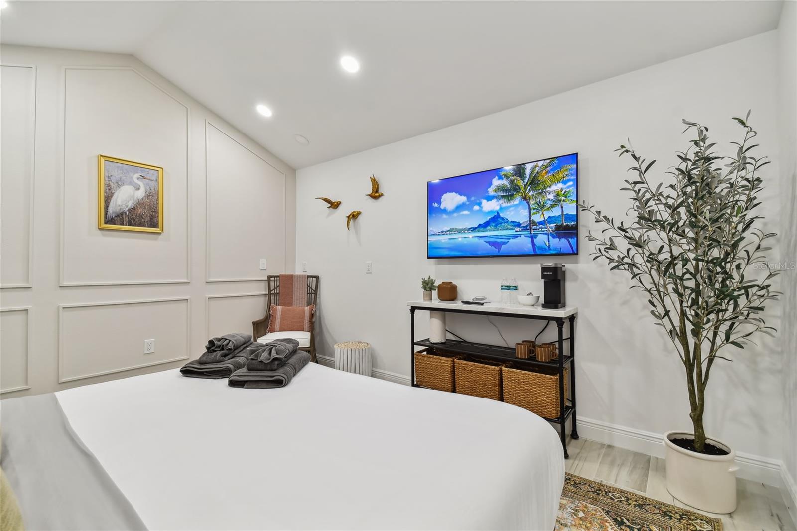 LINGERLONG - Residential