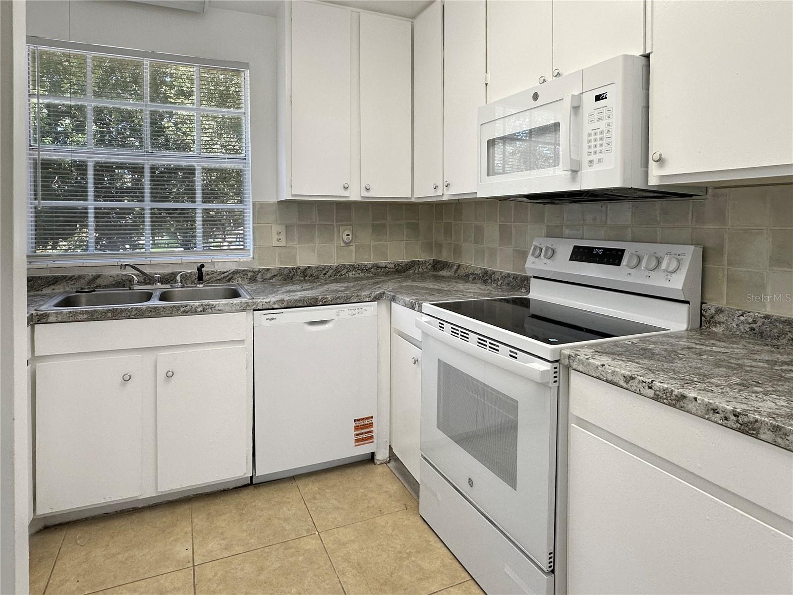 508 BANYON TREE CIRCLE 202