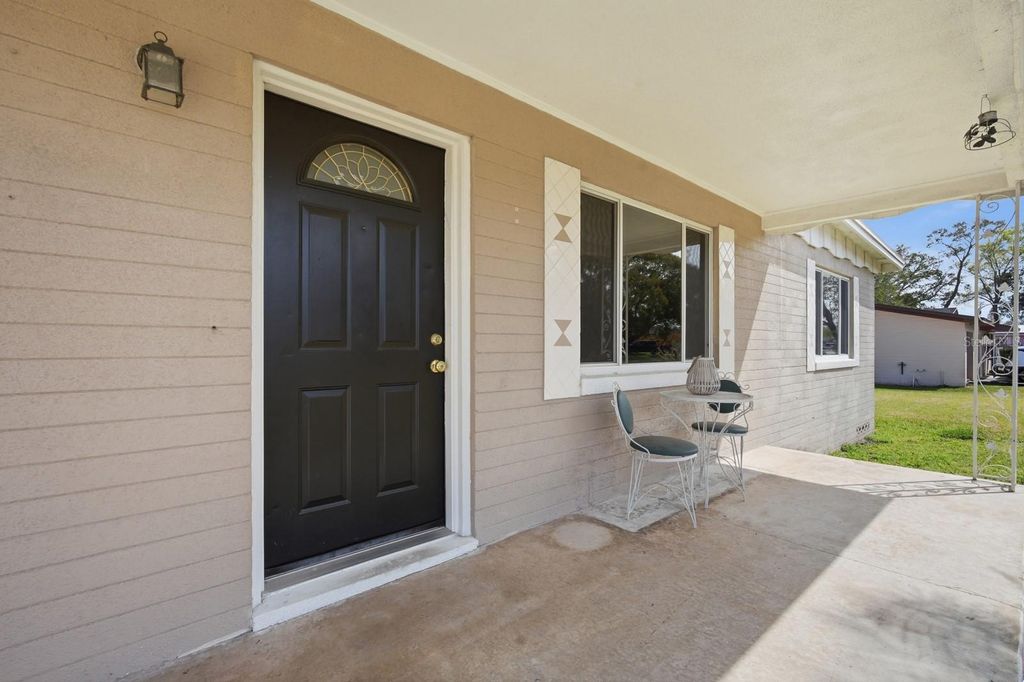 Photo of 315 Scotland Drive, Daytona Beach, FL 32117 (MLS # V4947627)