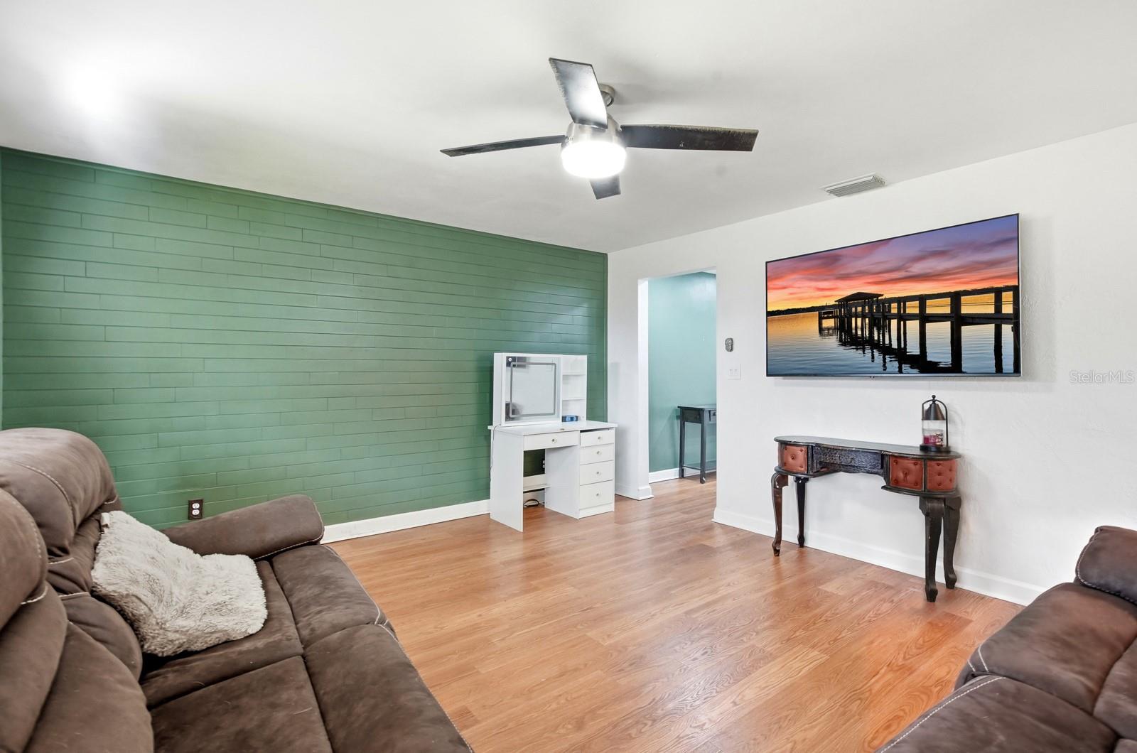 HANNA LT 14 BLK 20 M & C HOLLY HILL - Residential