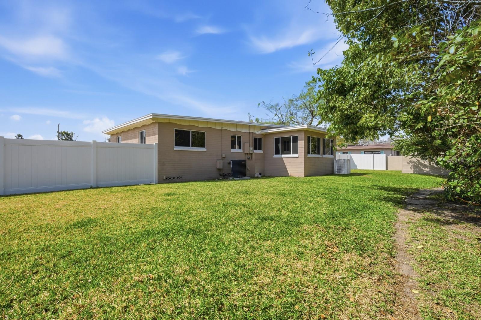 HANNA LT 14 BLK 20 M & C HOLLY HILL - Residential