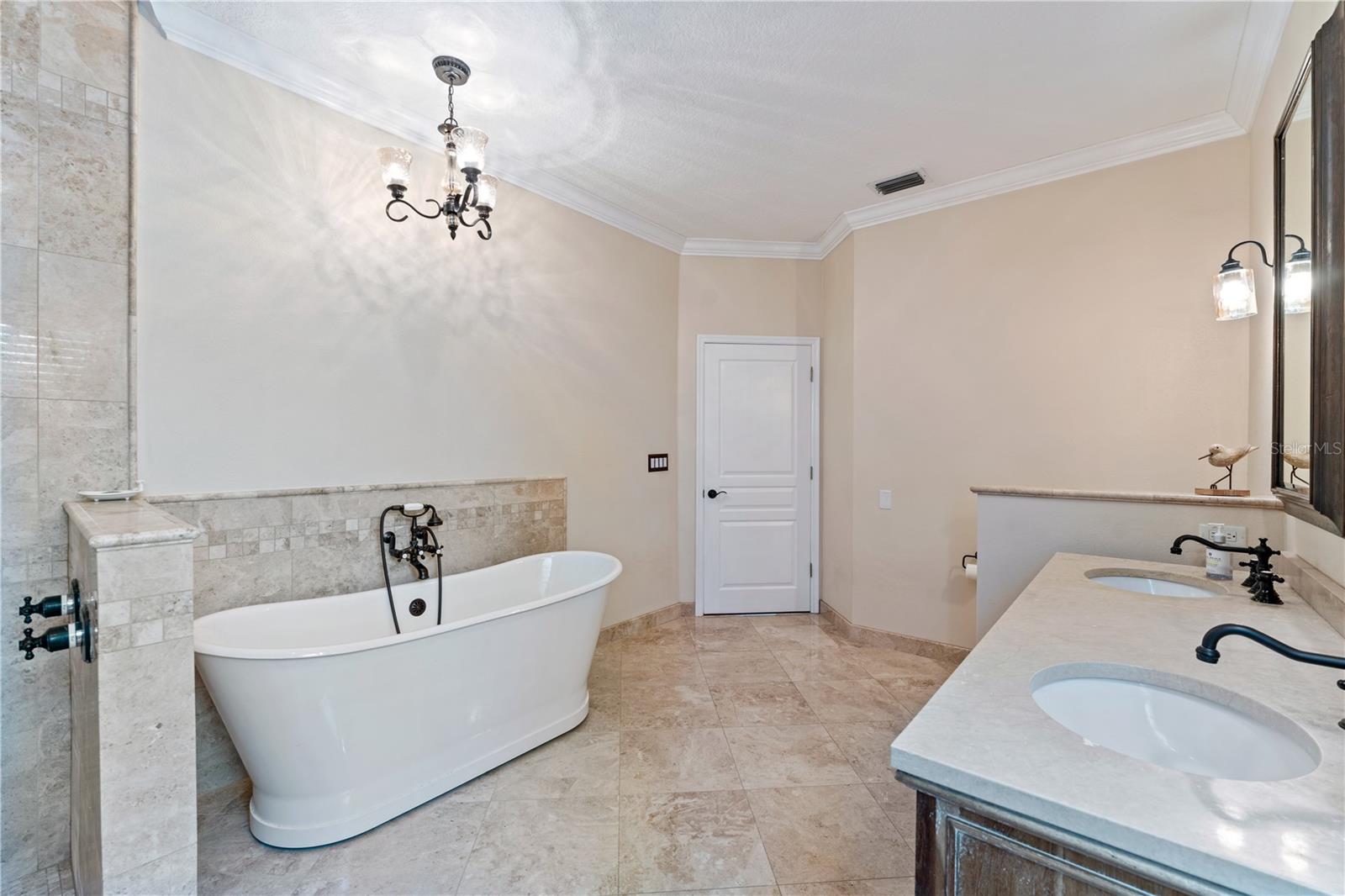 HUNTER'S GREEN, HUNTERS GREEN - Residential