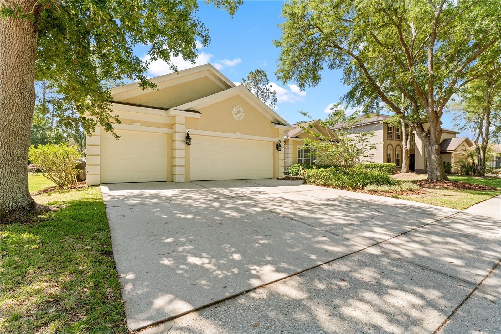 HUNTER'S GREEN, HUNTERS GREEN - Residential