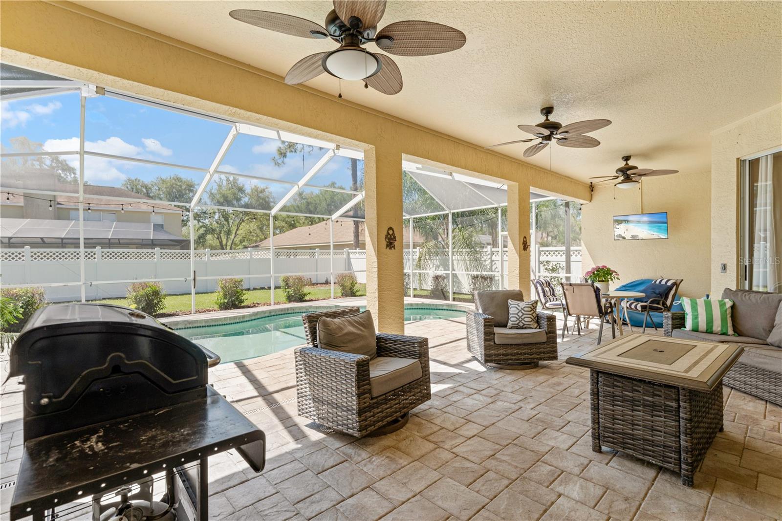 HUNTER'S GREEN, HUNTERS GREEN - Residential