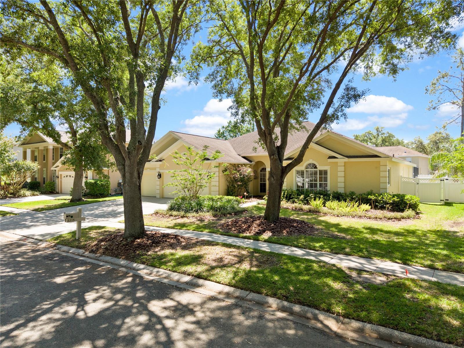 HUNTER'S GREEN, HUNTERS GREEN - Residential