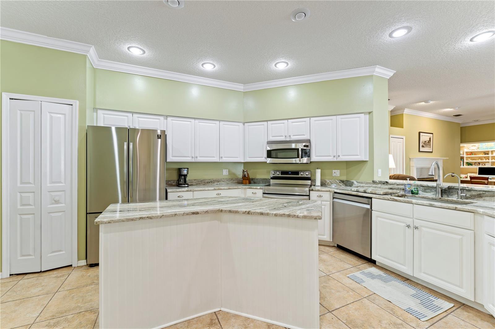 HUNTER'S GREEN, HUNTERS GREEN - Residential