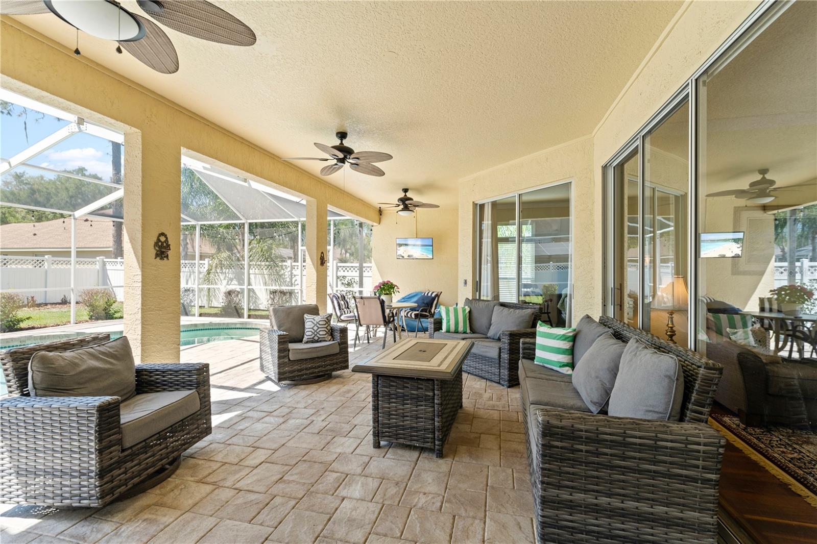 HUNTER'S GREEN, HUNTERS GREEN - Residential