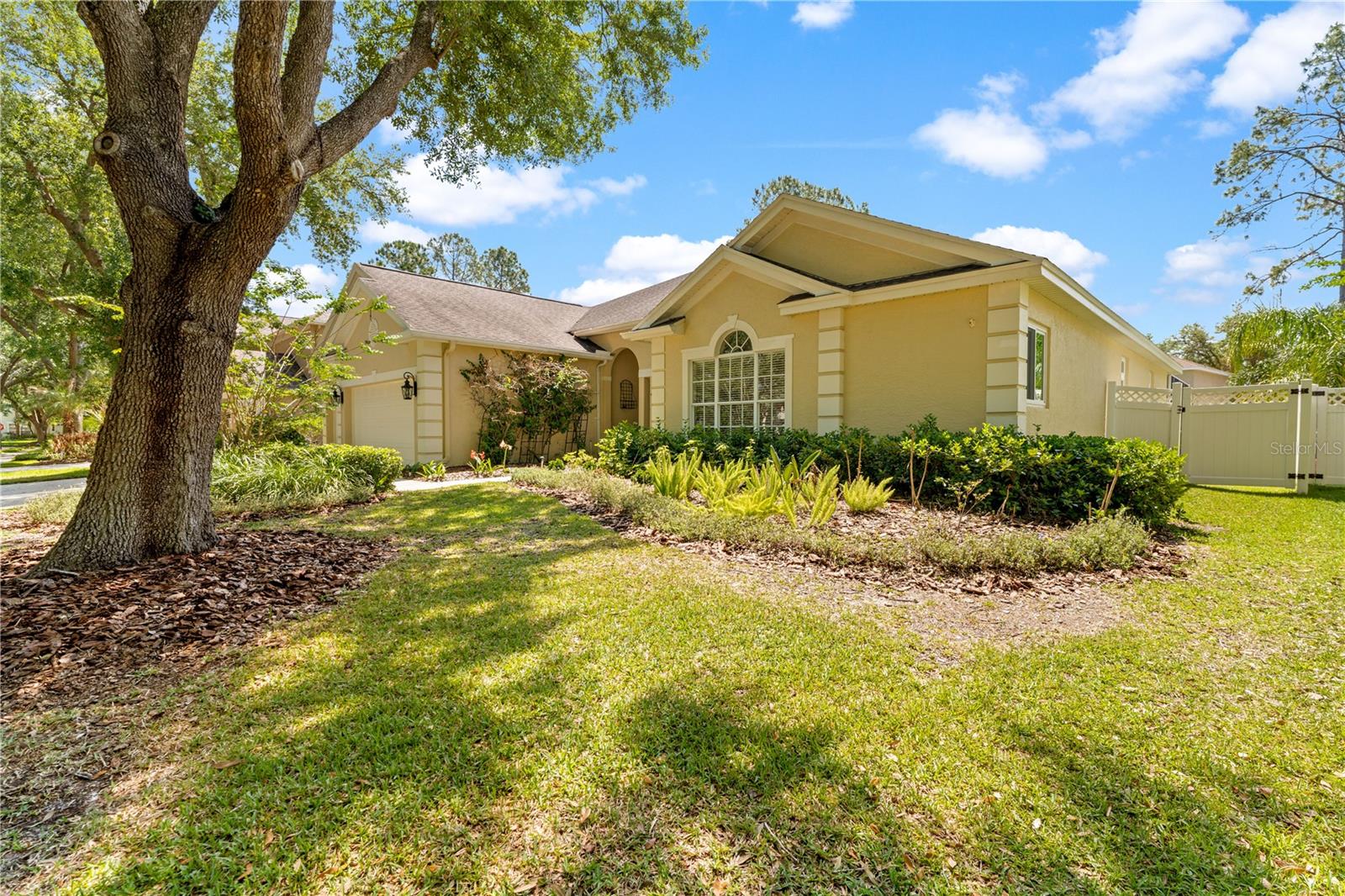 HUNTER'S GREEN, HUNTERS GREEN - Residential