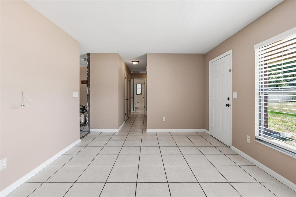 Photo of 214 E Floyd Avenue, Lake Mary, FL 32746 (MLS # G5113393)