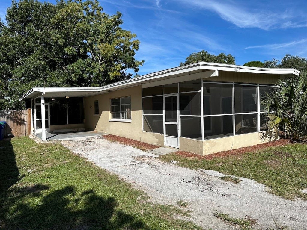 Photo of 10722 53rd Avenue N, St Petersburg, FL 33708 (MLS # TB8554992)