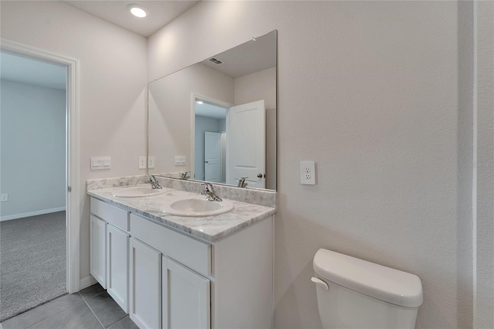 STAR FARMS AT LAKEWOOD RANCH - Residential Lease