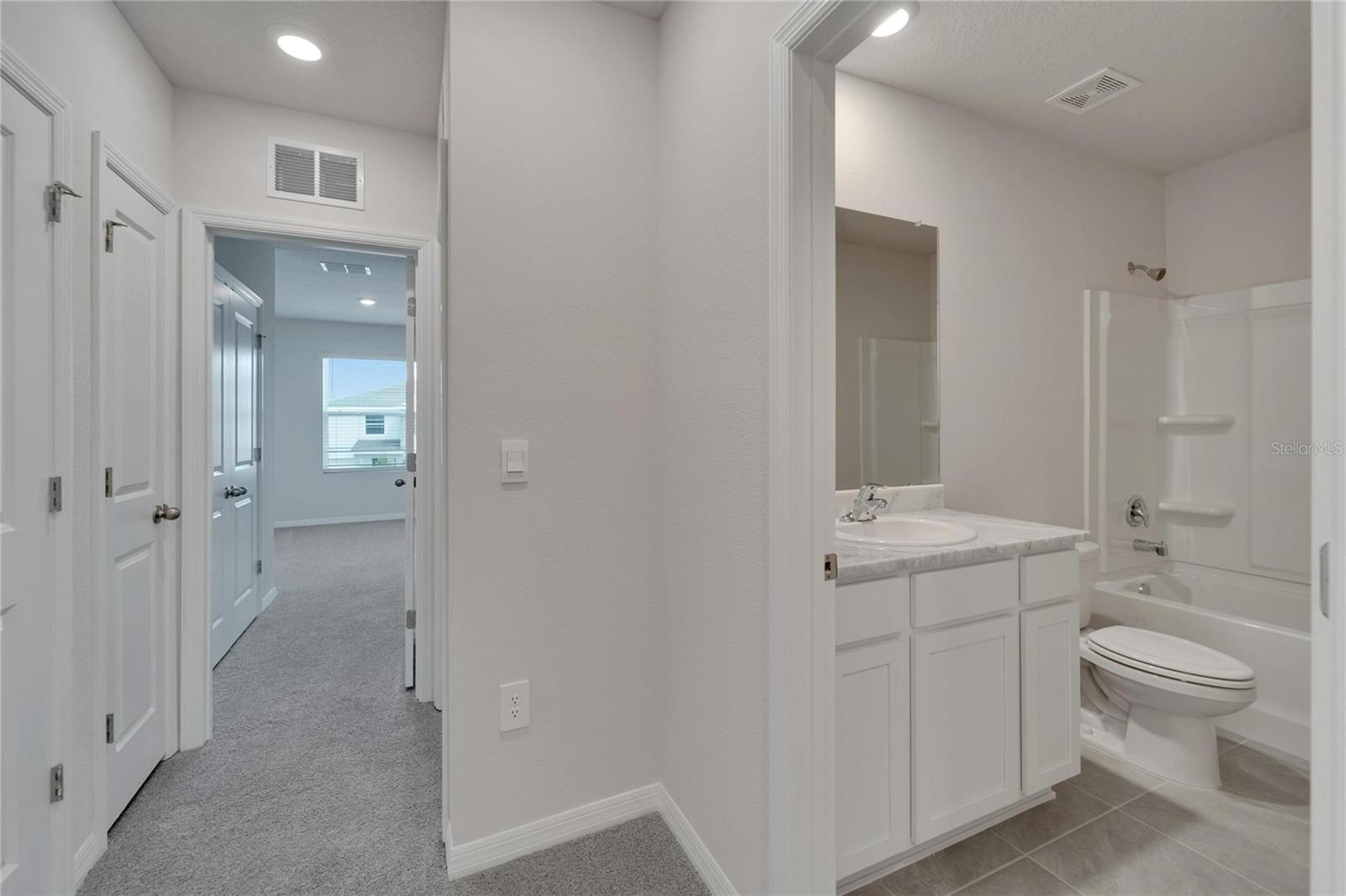 STAR FARMS AT LAKEWOOD RANCH - Residential Lease