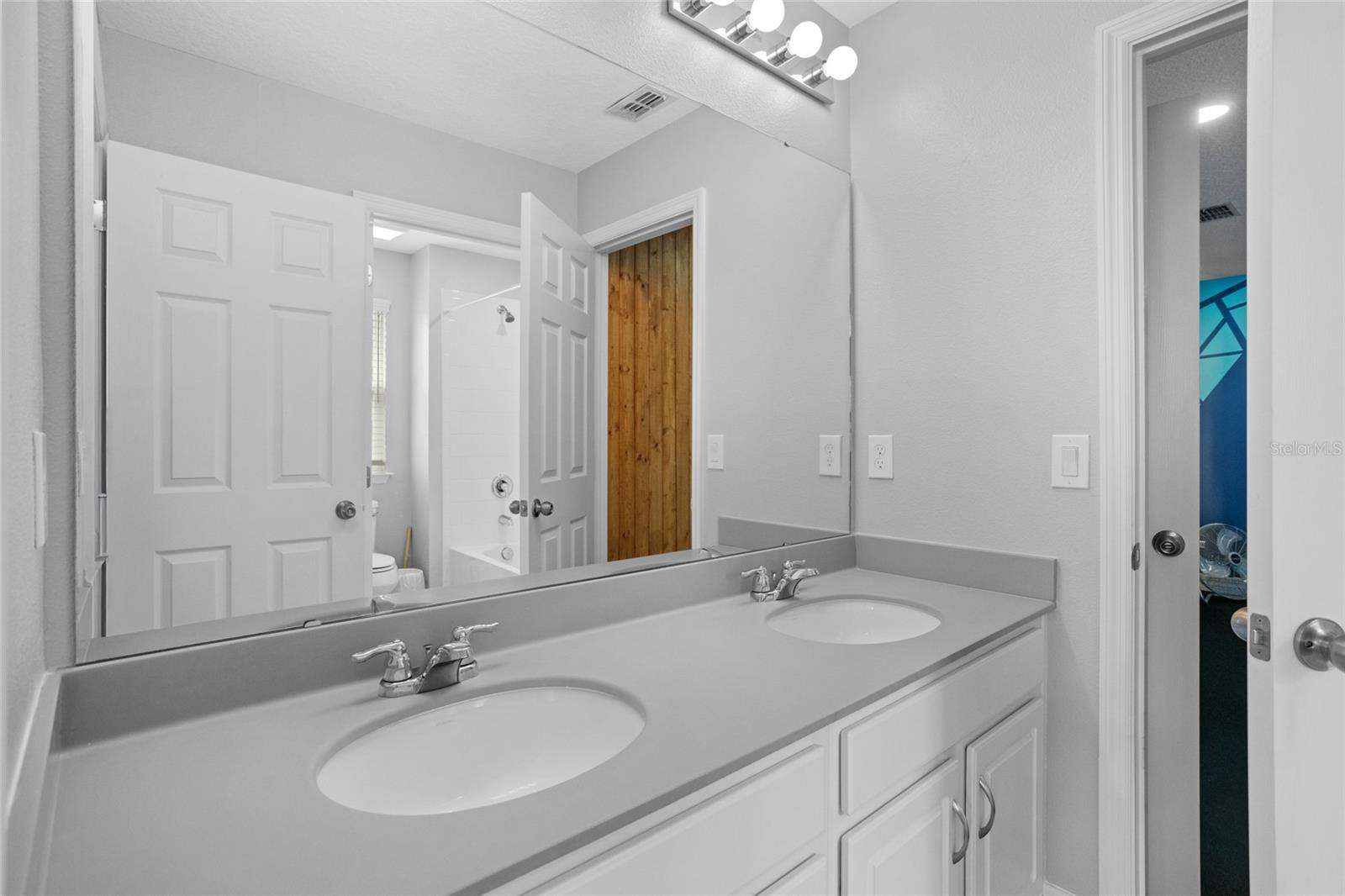 PRESERVE/CROWN POINT PH 2B - Residential