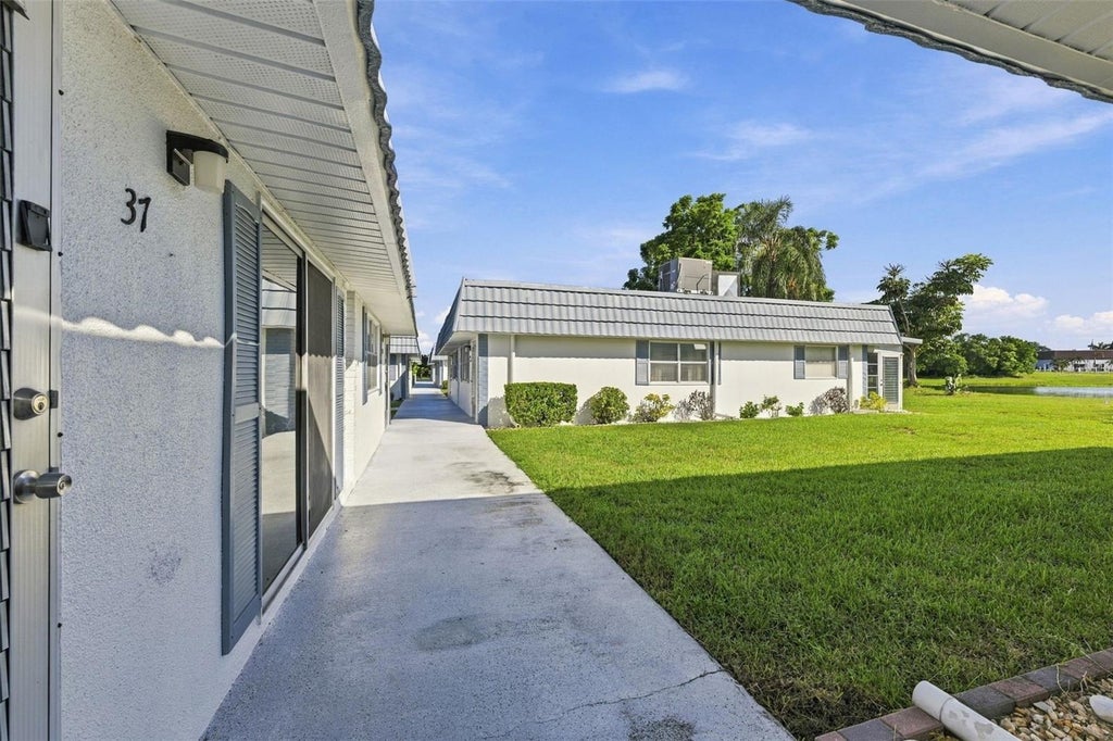 Photo of 1901 Andover Way #37, Sun City Center, FL 33573 (MLS # TB8550924)