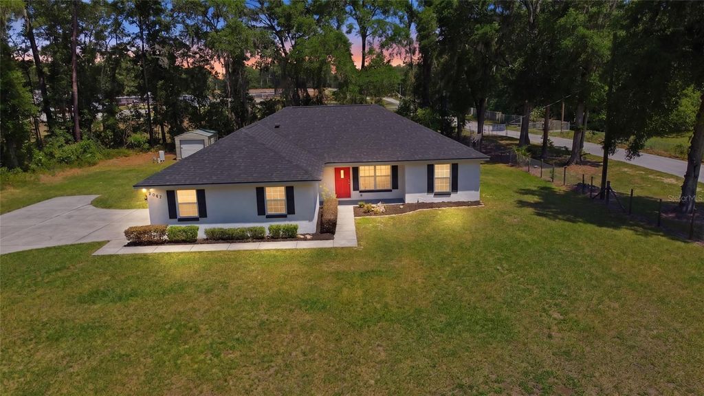 Photo of 2047 NE 35th Street, Ocala, FL 34479 (MLS # O6404518)