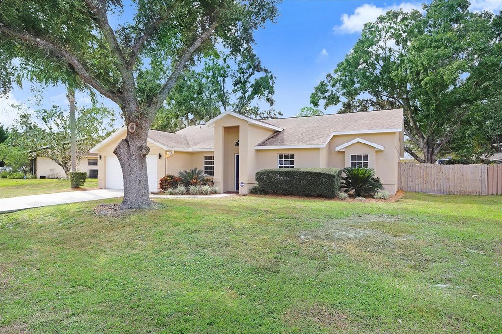 Photo of 4925 Ivy Glen Place, Land O Lakes, FL 34639 (MLS # TB8443501)