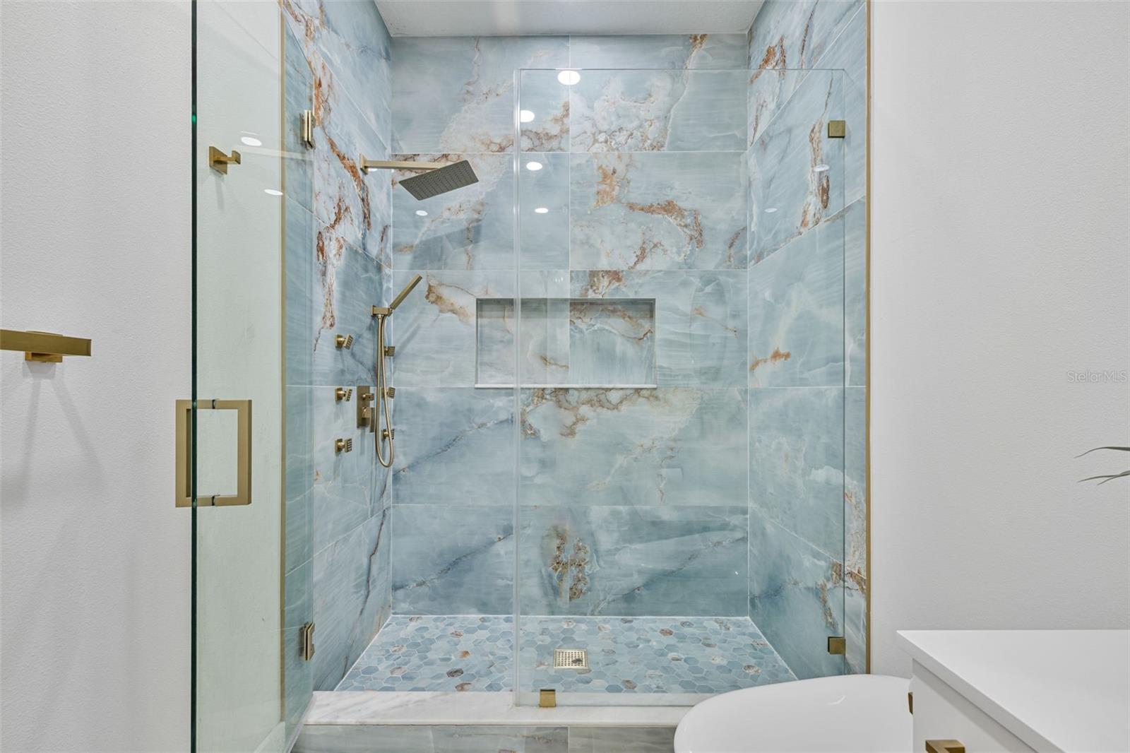 TIFFANY LAKE MANORS - Residential