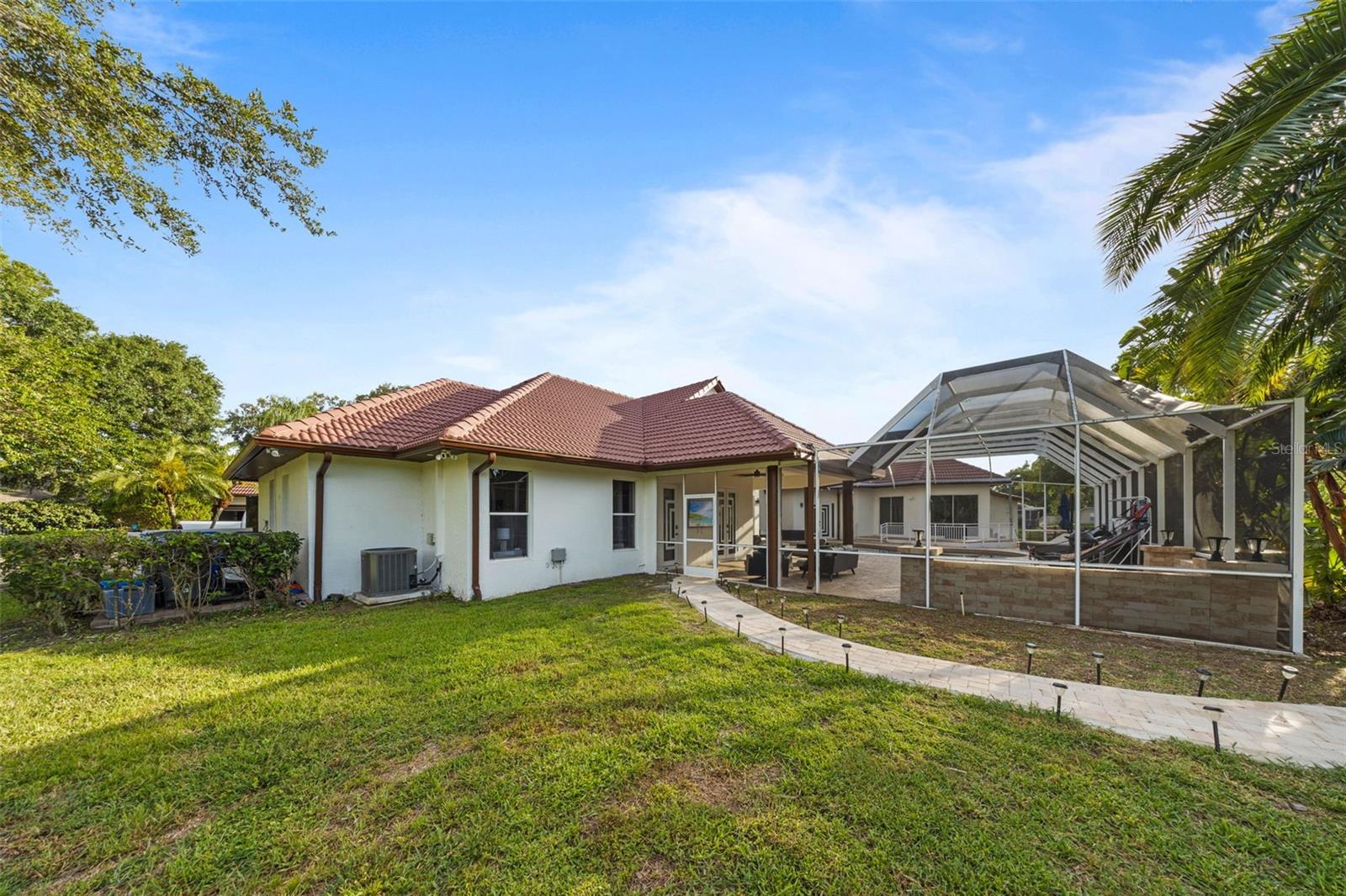 TIFFANY LAKE MANORS - Residential