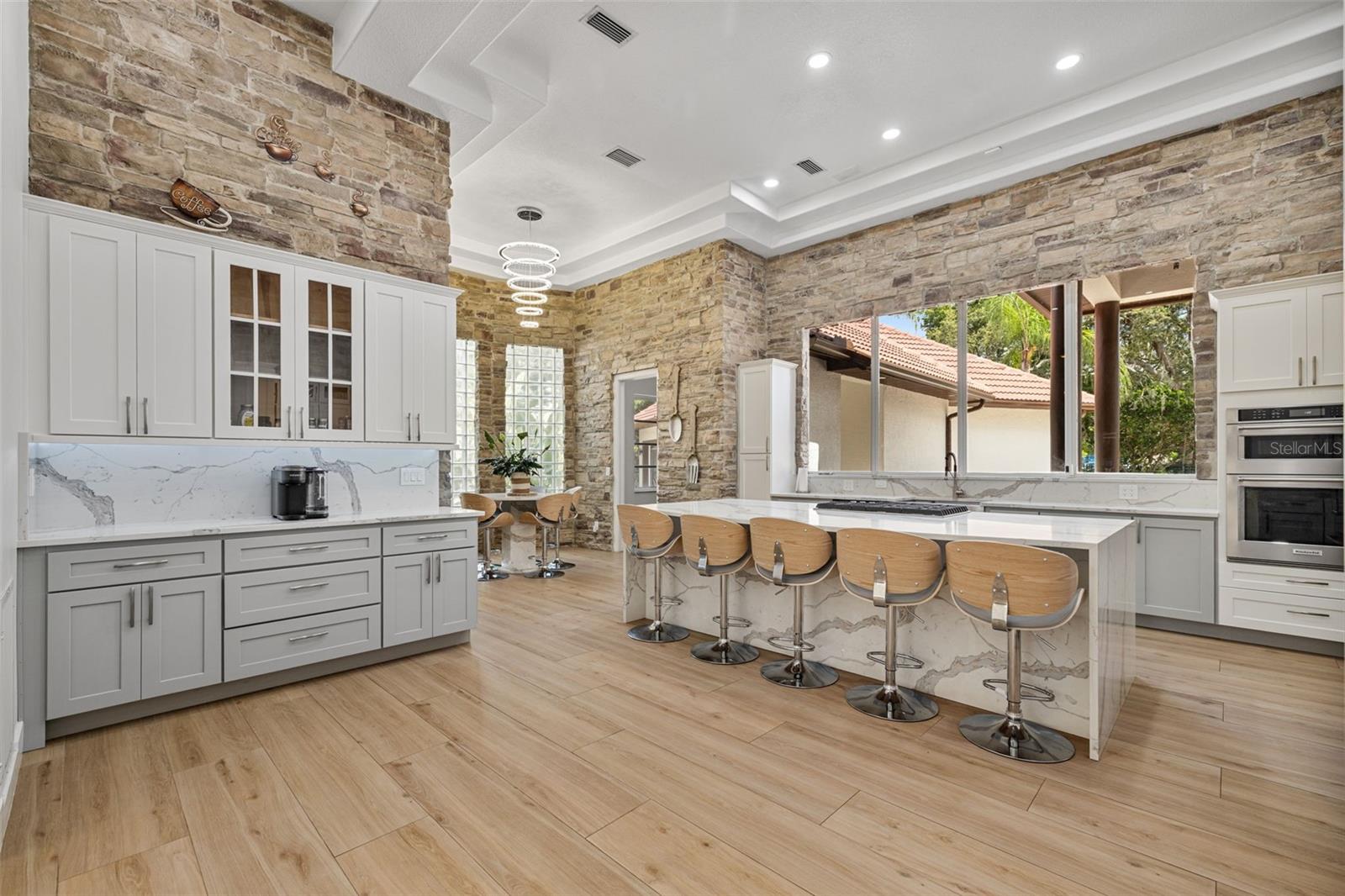 TIFFANY LAKE MANORS - Residential