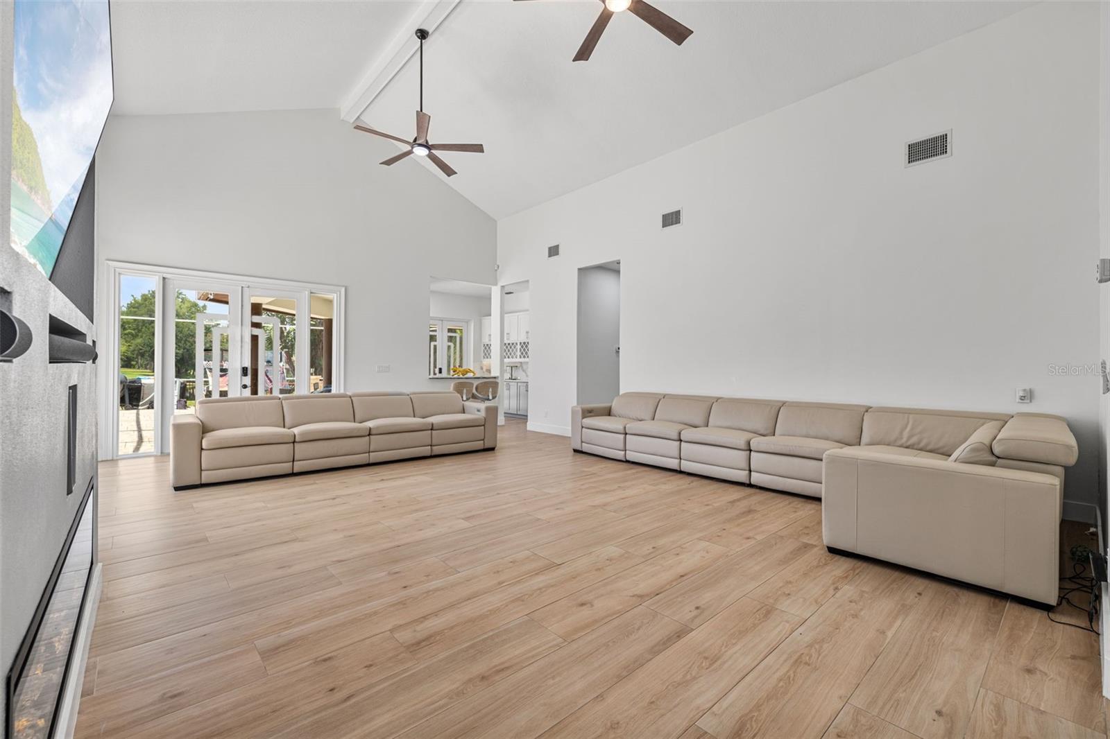 TIFFANY LAKE MANORS - Residential