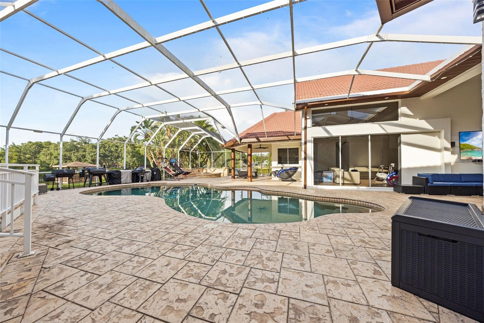 TIFFANY LAKE MANORS - Residential