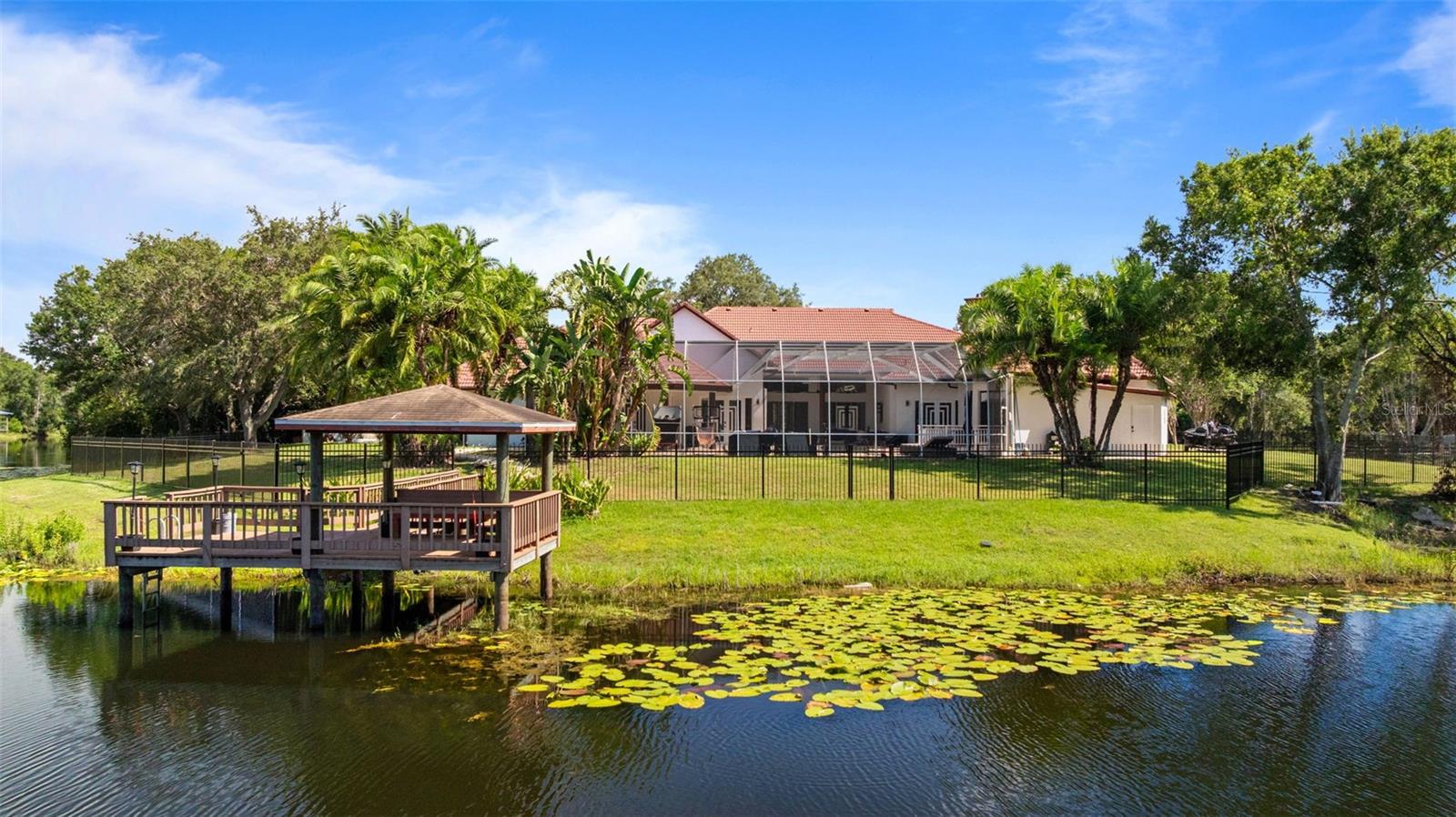 TIFFANY LAKE MANORS - Residential