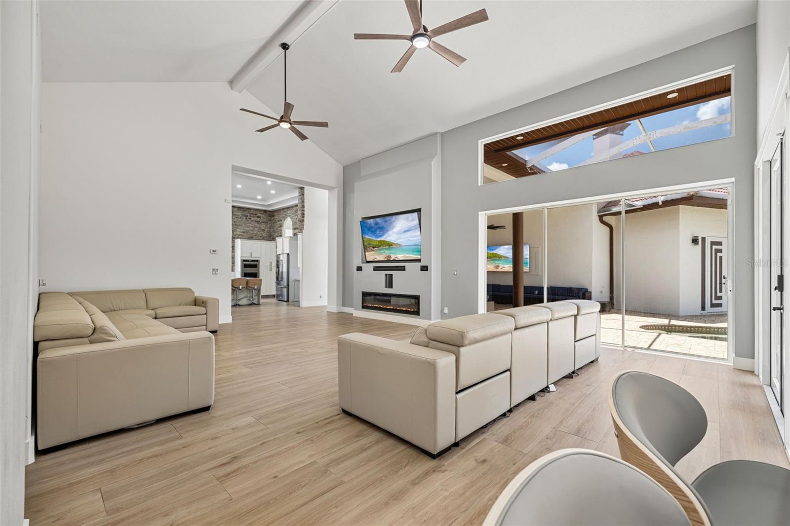 TIFFANY LAKE MANORS - Residential