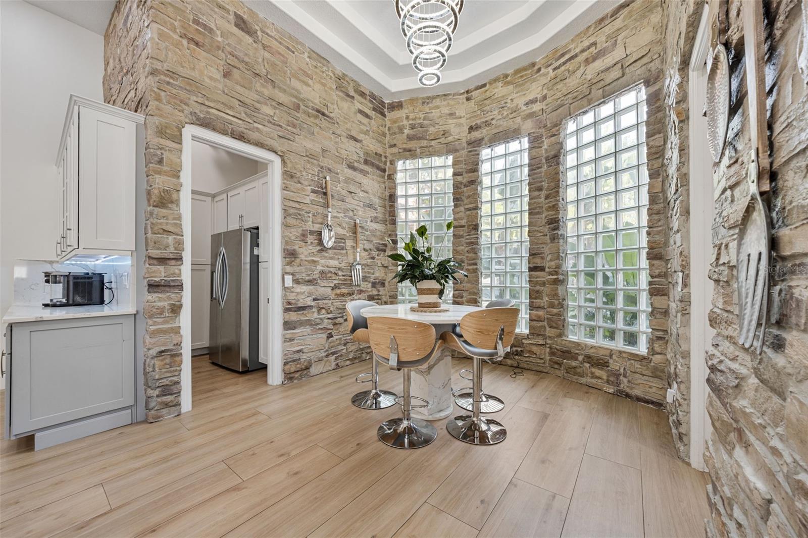 TIFFANY LAKE MANORS - Residential